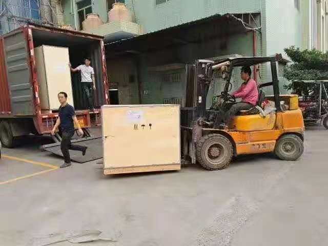 CCD-Visuelle Klebeverteilmaschine mit einem Teil 60L Tankkapazität 17